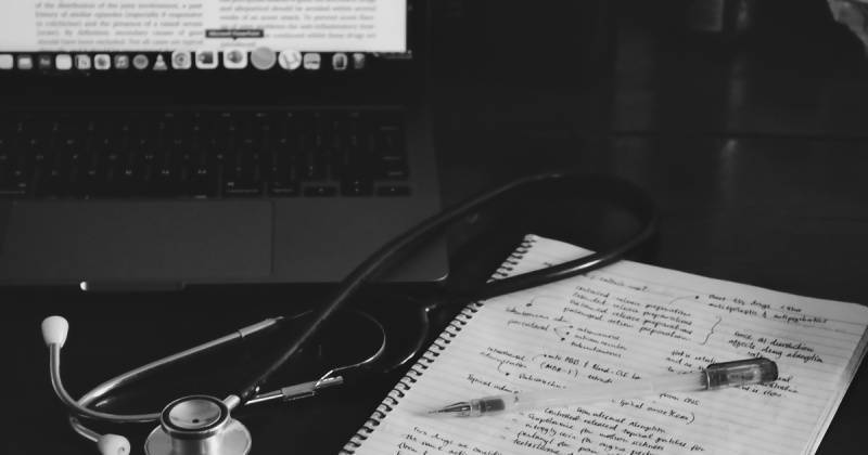 SEO для медклиник в эпоху ИИ-ответов: как адаптироваться к новой реальности поиска SEO для медклиник в эпоху ИИ-ответов: как адаптироваться к новой реальности поиска